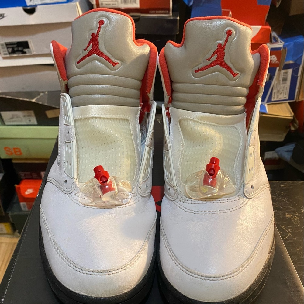 AIR JORDAN